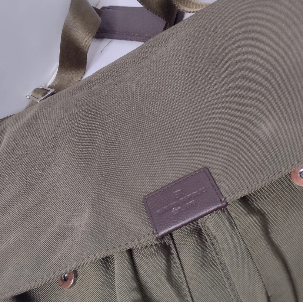 Banana Republic Olive Nylon Messenger Bag Crossbody Laptop Nylon Leather A19